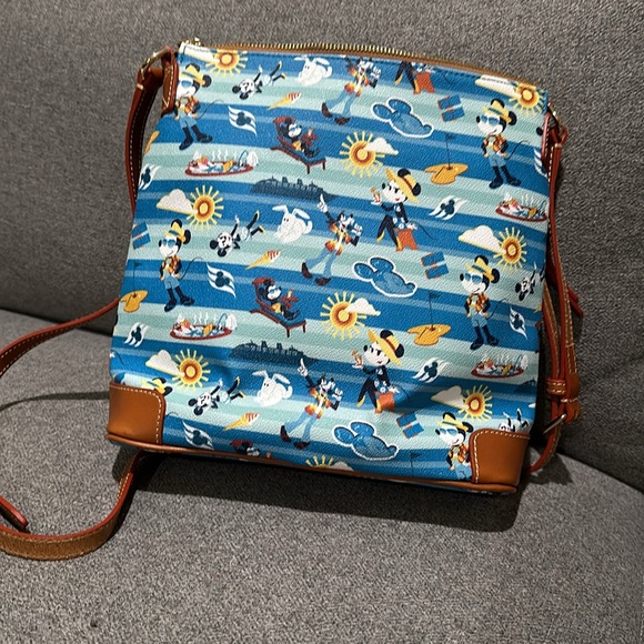 Disney Dooney & and Bourke Disney Cruise Line Crossbody Bag. - Picture 5 of 10